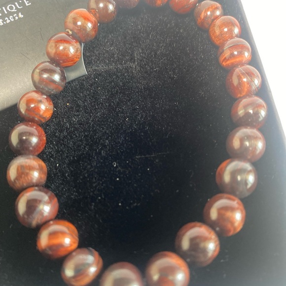 Red Tiger eyed Beaded Bracelet 8 mm - Picture 3 of 4